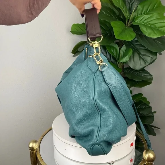 Louis vuitton Mahina Selene - Picture 3 of 8